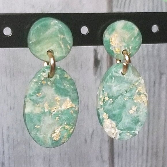 🌿Bundle of 3 Pairs Handmade Earrings 🍃soft green colours, dangly earrings 🌻 - Picture 2 of 4